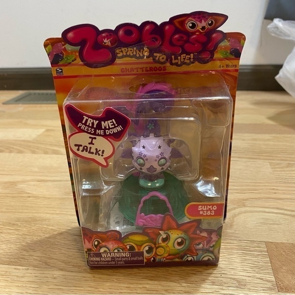 Zoobles #383 Sumo Action Figures NEW Spring to Life Chatteroos Talking Kids Toy - Picture 2 of 4